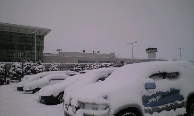 他の国から雪空港